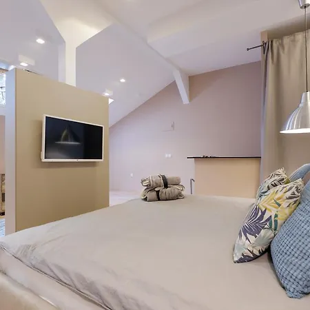Lella 2 - Duplex - Epicenter Of דירה בלגרד